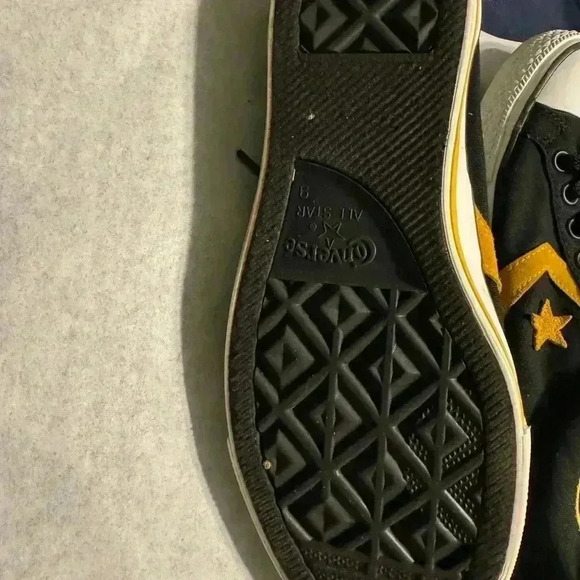 Preowned Converse Black and Yellow All Stars Men’s size 9 Women’s 11 - Picture 7 of 15